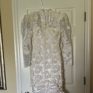 Elegant White wedding dress